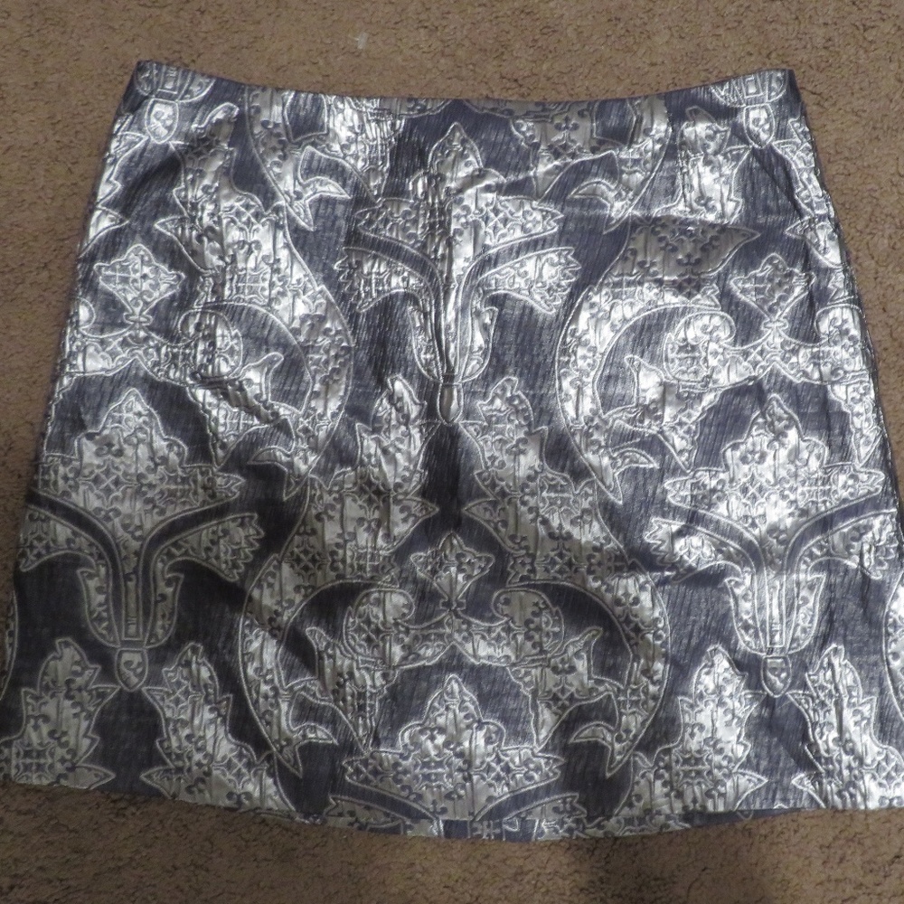 H&M metallic mini skirt sz. 6 ✨